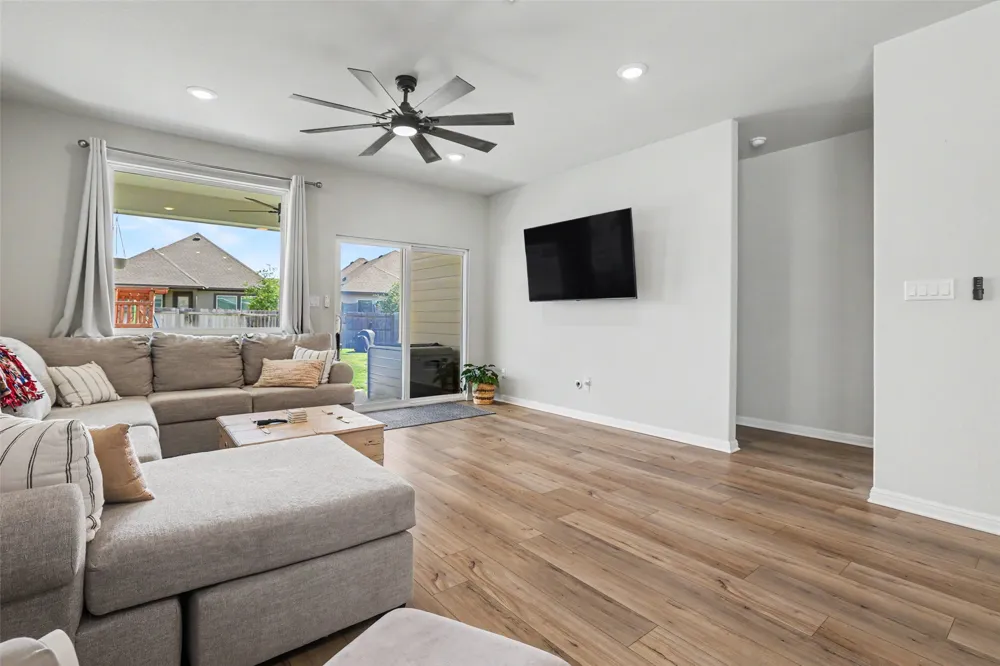 112 Rocking R Court Georgetown, TX 78633