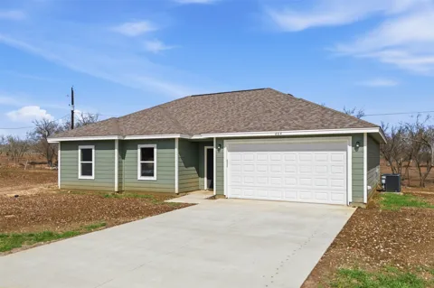 604 Mustang Circle