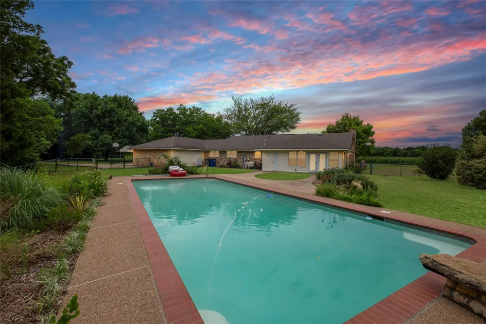 107 Oak Creek Lane Ovilla, TX 75154