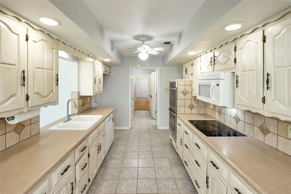 107 Oak Creek Lane Ovilla, TX 75154
