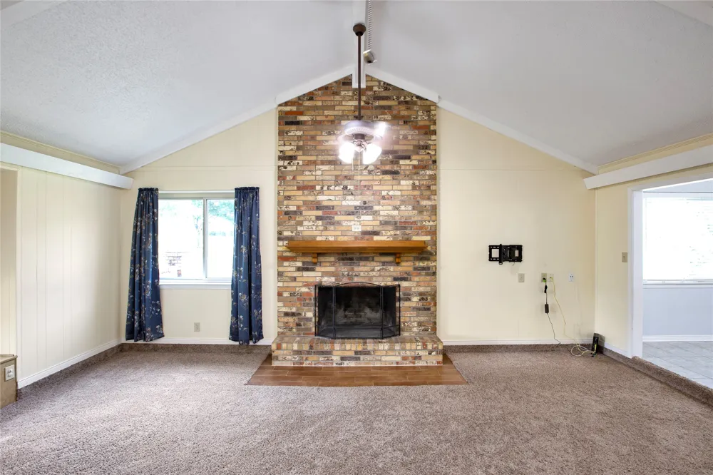 107 Oak Creek Lane Ovilla, TX 75154