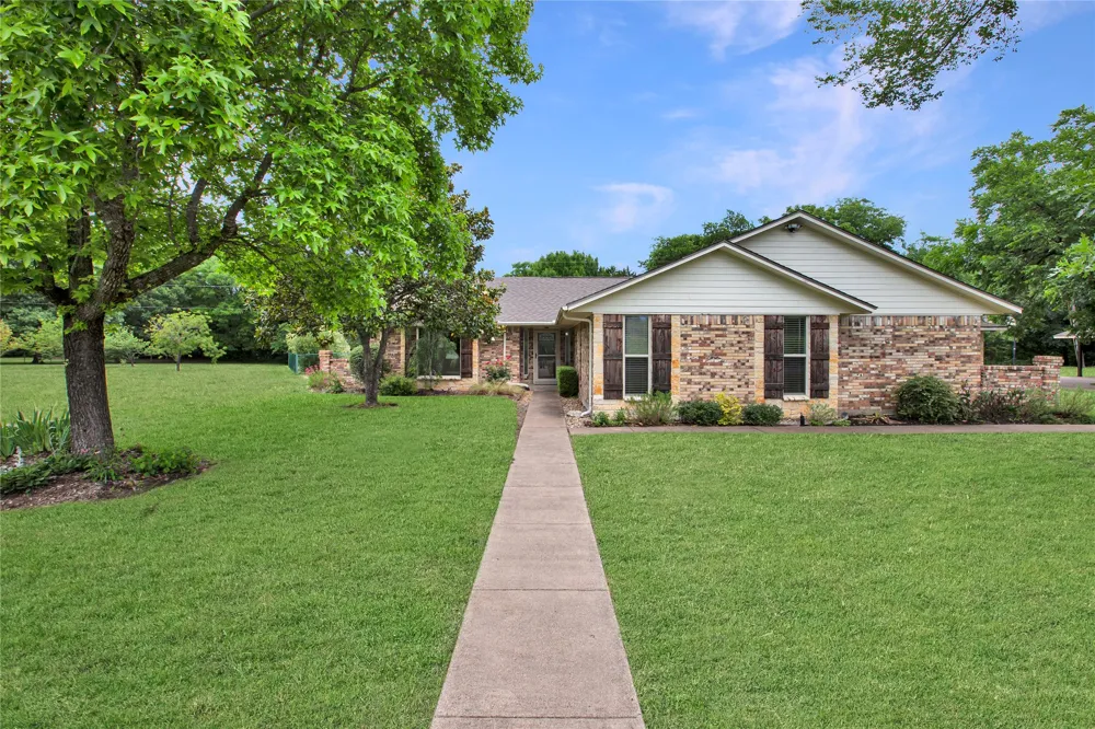 107 Oak Creek Lane Ovilla, TX 75154