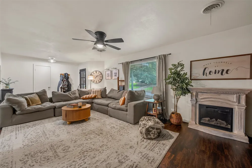 617 Cardinal Drive Woodway, TX 76712