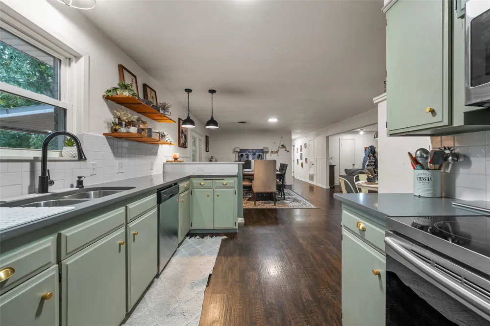 617 Cardinal Drive Woodway, TX 76712