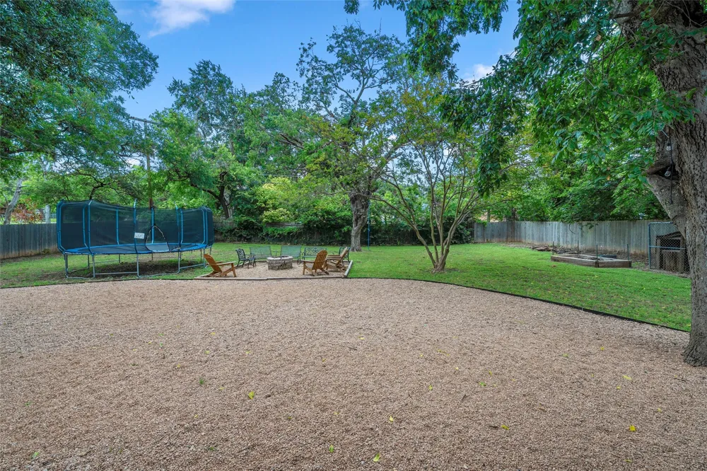 617 Cardinal Drive Woodway, TX 76712