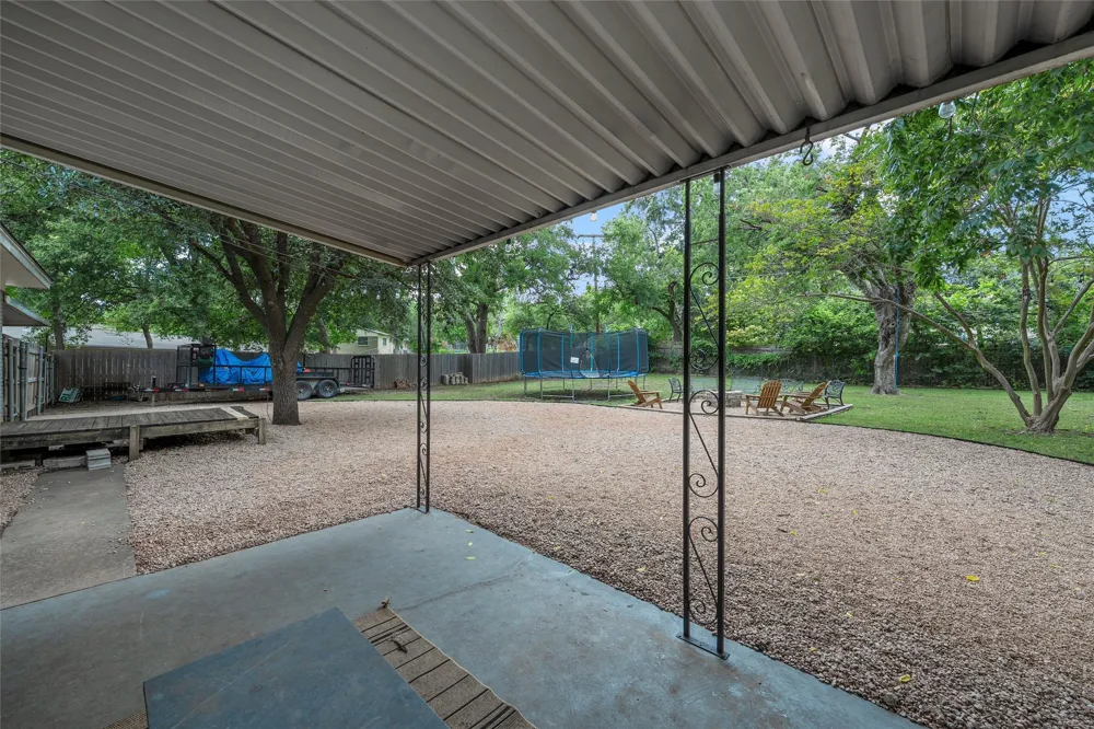 617 Cardinal Drive Woodway, TX 76712