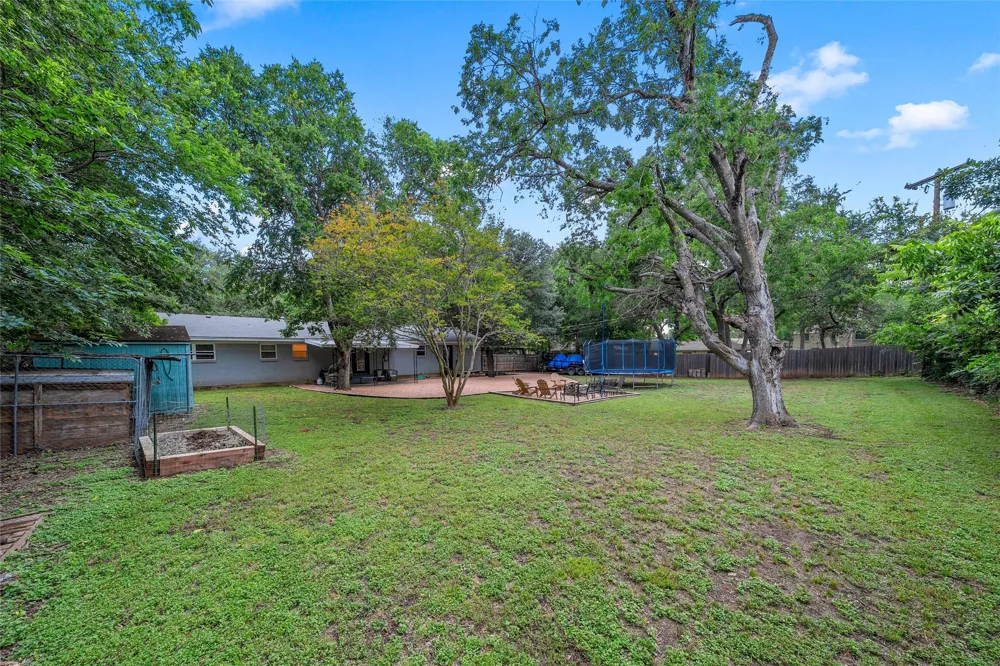 617 Cardinal Drive Woodway, TX 76712