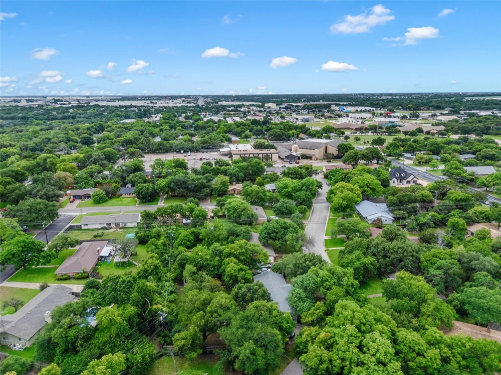617 Cardinal Drive Woodway, TX 76712