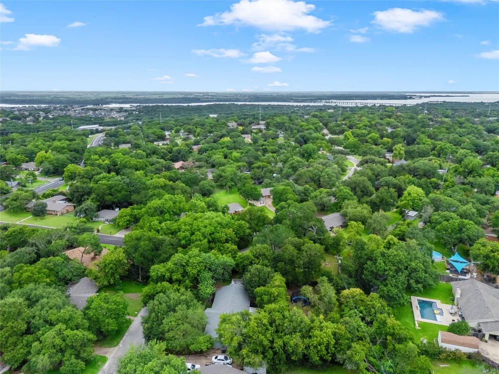 617 Cardinal Drive Woodway, TX 76712