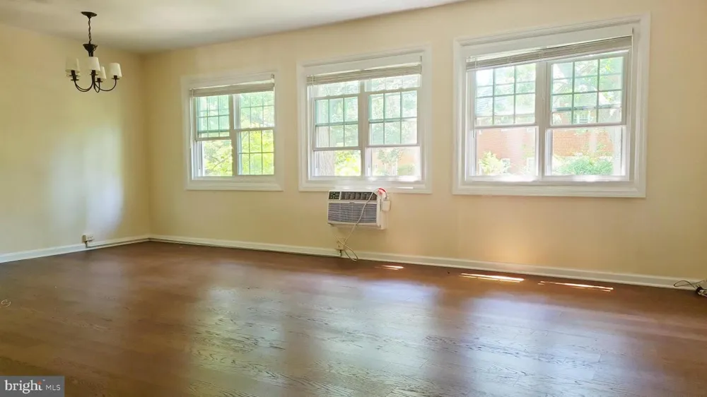 1622 RIPON PLACE Alexandria, VA 22302