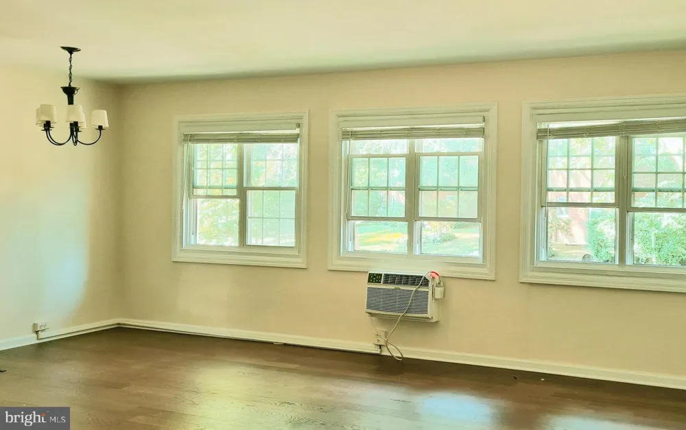 1622 RIPON PLACE Alexandria, VA 22302