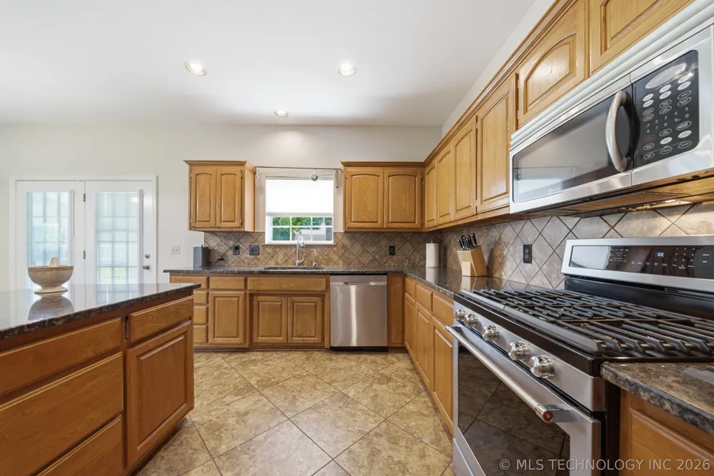 1290 Cliff Drive Cleveland, OK 74020
