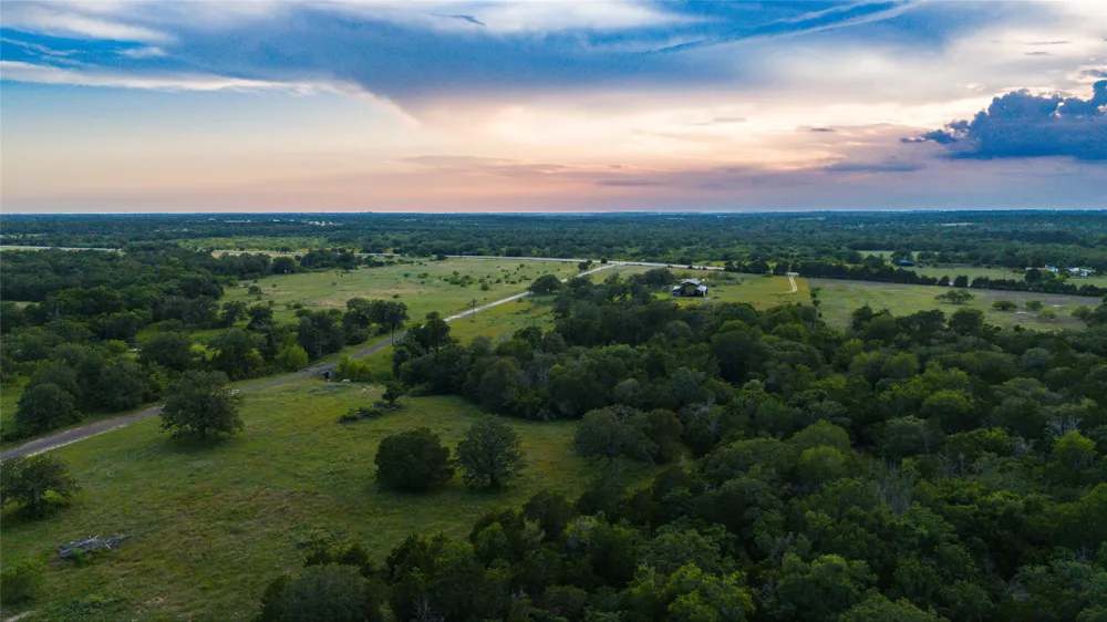 1395 S Highway 95 Smithville, TX 78957