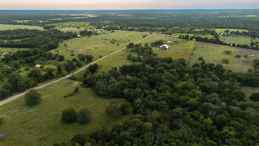 1395 S Highway 95 Smithville, TX 78957