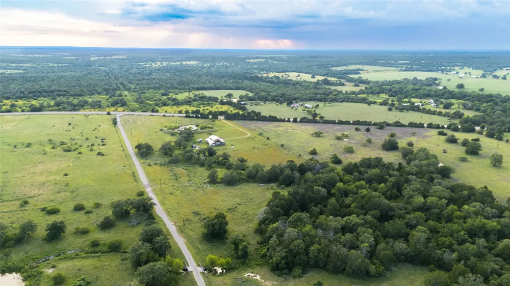 1395 S Highway 95 Smithville, TX 78957