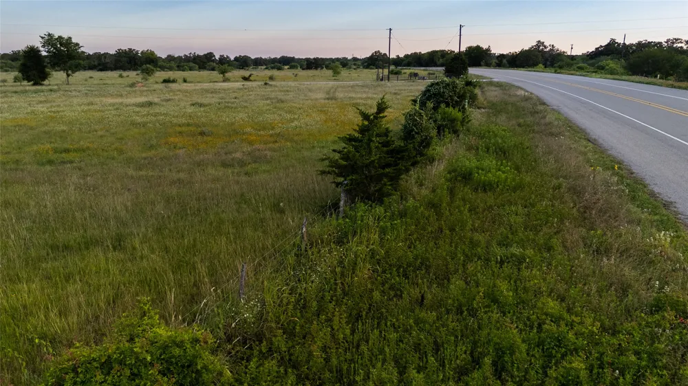 1395 S Highway 95 Smithville, TX 78957