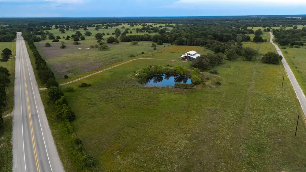 1395 S Highway 95 Smithville, TX 78957