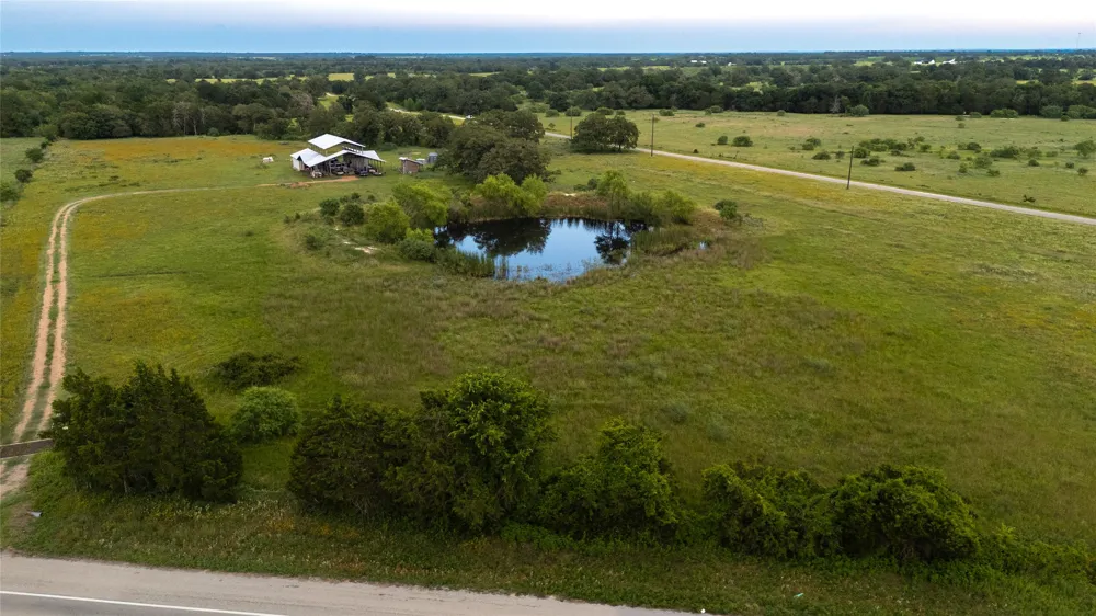 1395 S Highway 95 Smithville, TX 78957