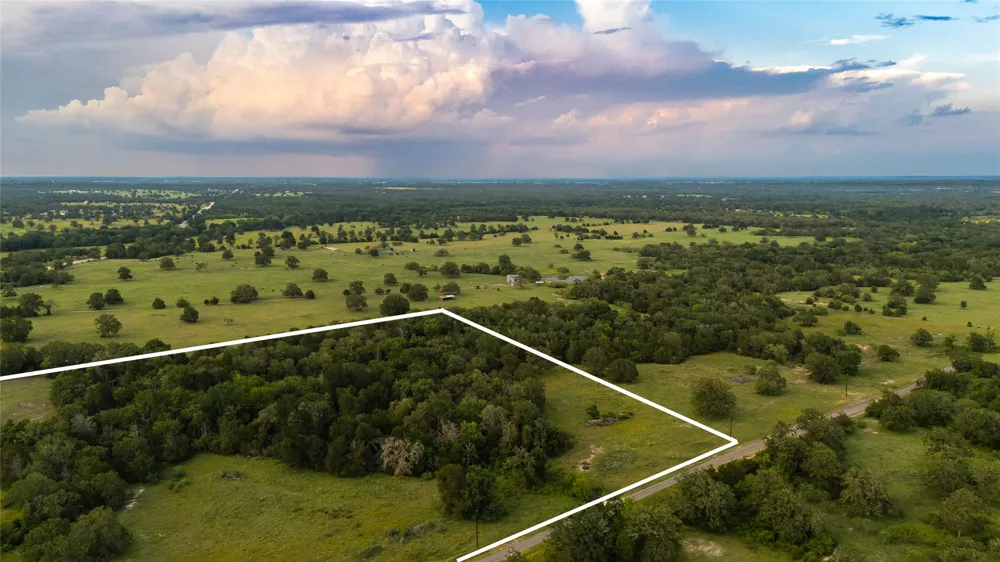 1395 S Highway 95 Smithville, TX 78957