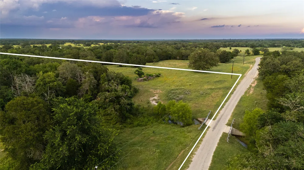 1395 S Highway 95 Smithville, TX 78957