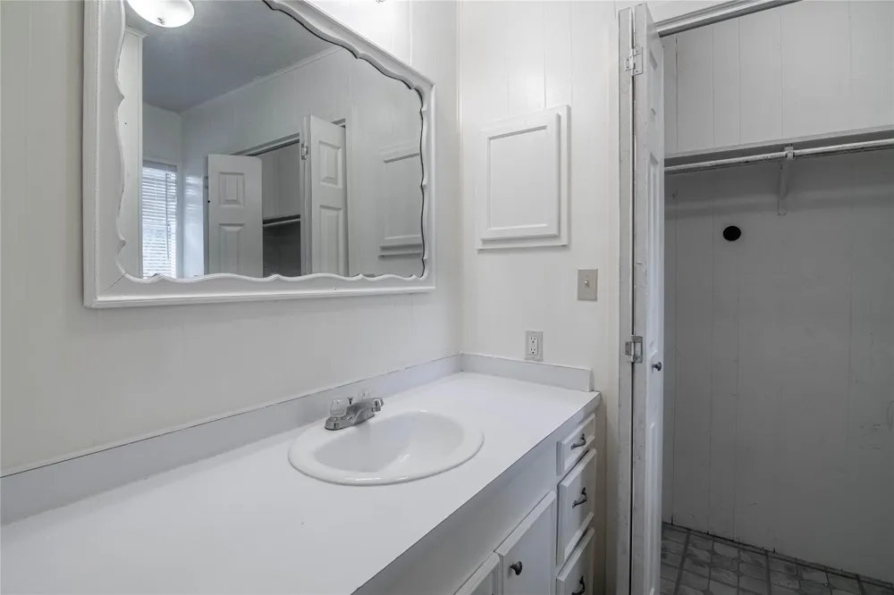 137 Lee Lane Trinity, TX 75862