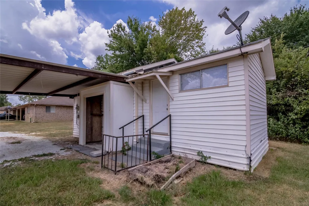 137 Lee Lane Trinity, TX 75862