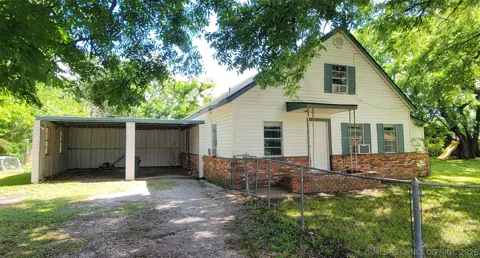 1001 W 14th