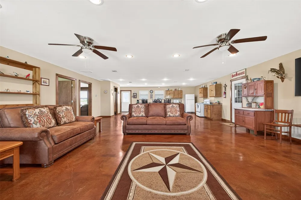8430 Altimore Road Needville, TX 77461