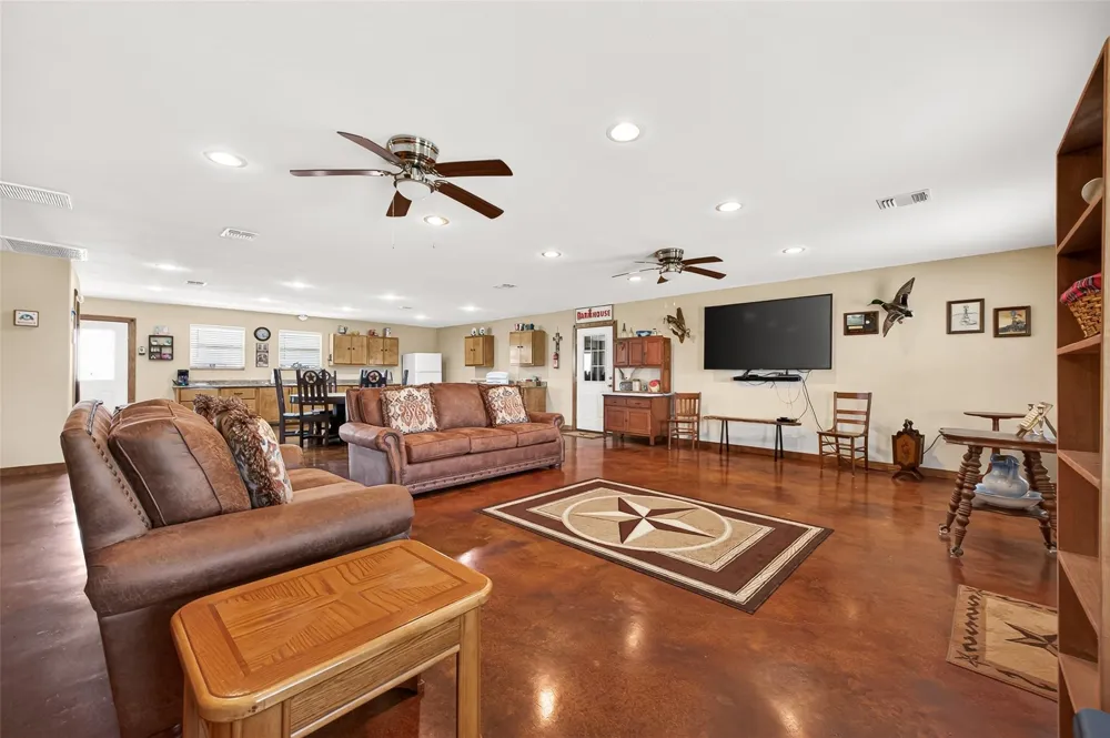 8430 Altimore Road Needville, TX 77461