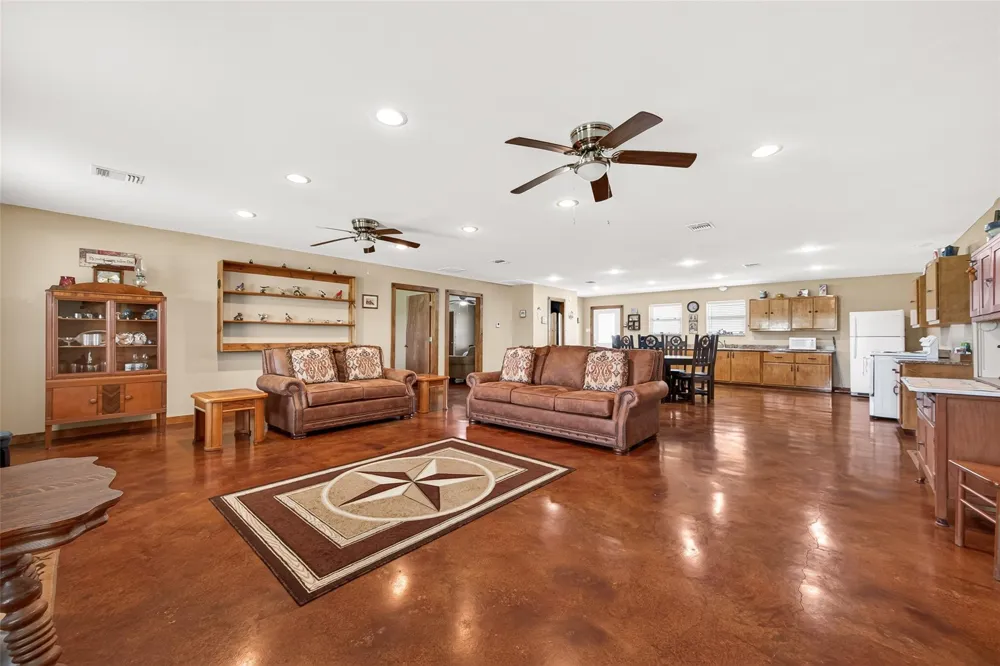 8430 Altimore Road Needville, TX 77461