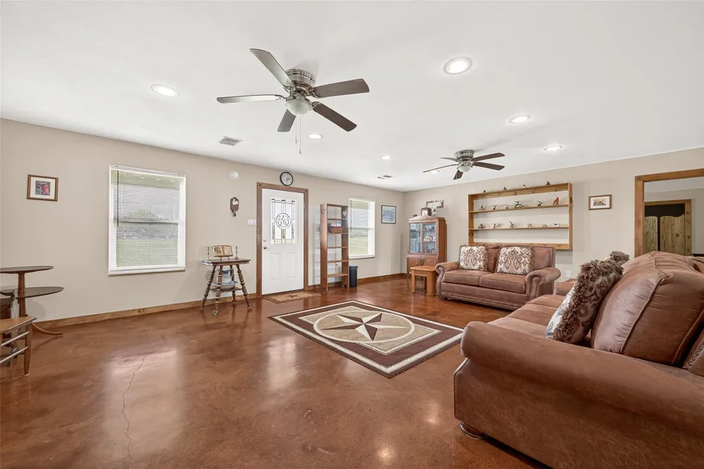 8430 Altimore Road Needville, TX 77461