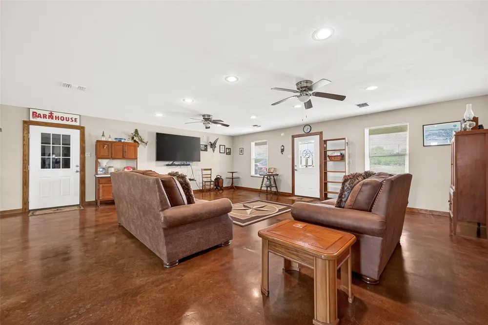 8430 Altimore Road Needville, TX 77461