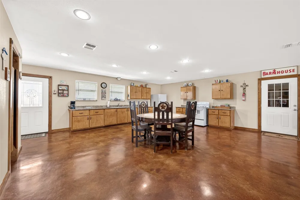 8430 Altimore Road Needville, TX 77461