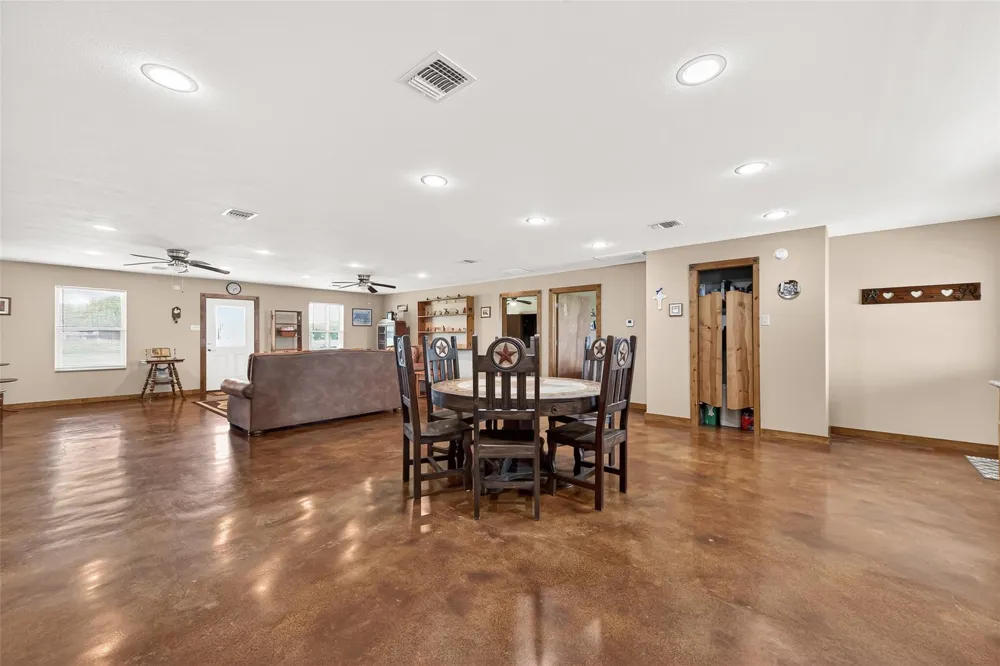 8430 Altimore Road Needville, TX 77461