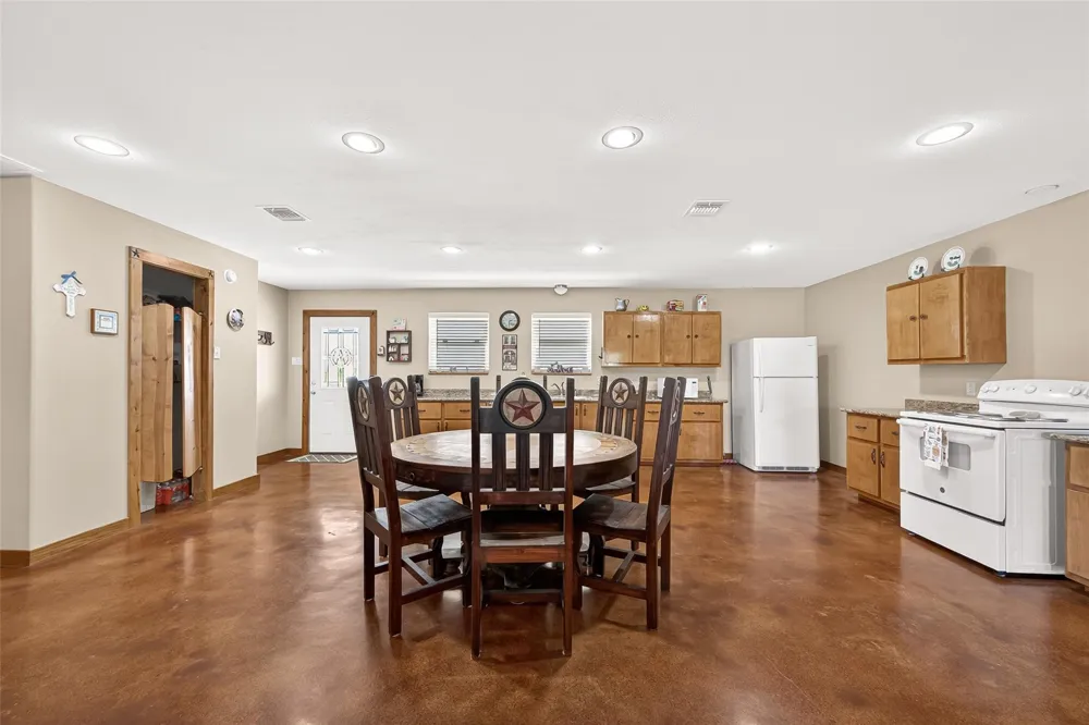 8430 Altimore Road Needville, TX 77461