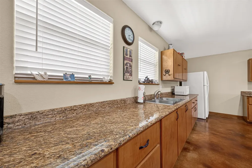 8430 Altimore Road Needville, TX 77461