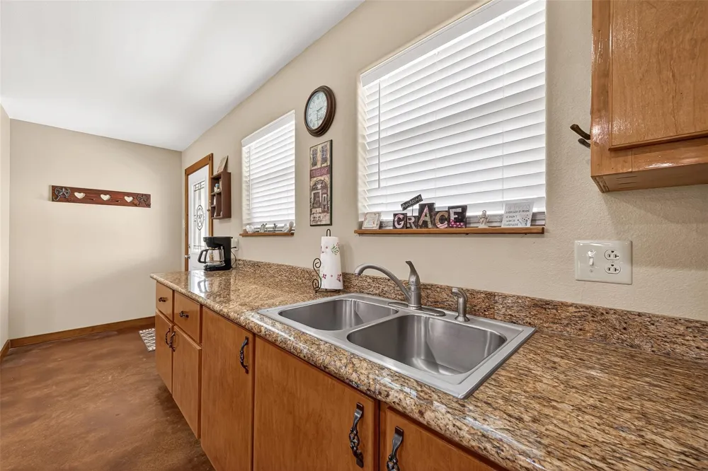 8430 Altimore Road Needville, TX 77461