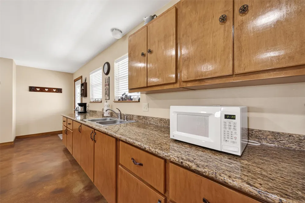 8430 Altimore Road Needville, TX 77461