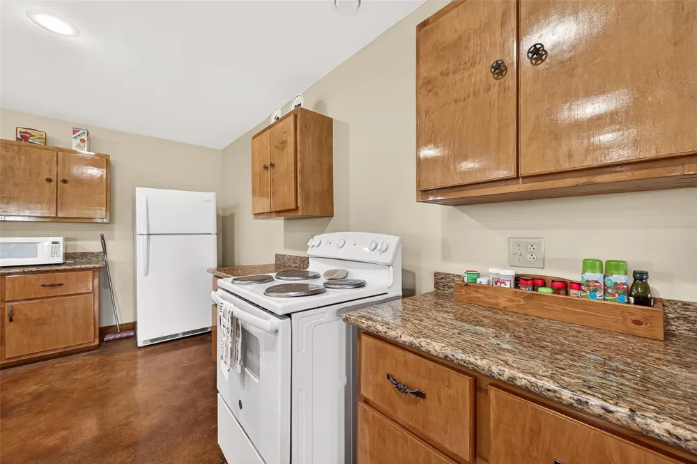 8430 Altimore Road Needville, TX 77461