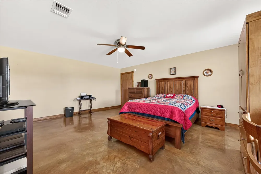 8430 Altimore Road Needville, TX 77461