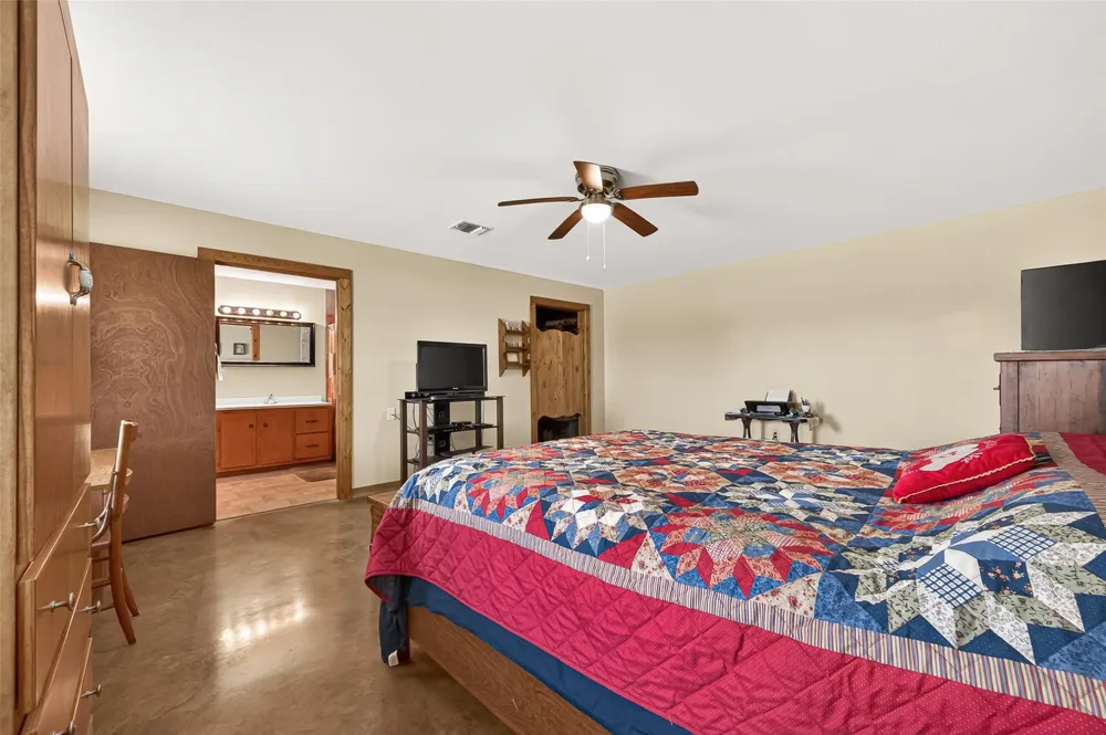 8430 Altimore Road Needville, TX 77461
