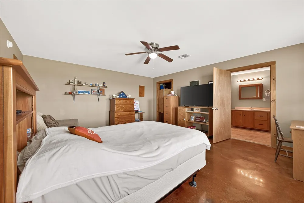 8430 Altimore Road Needville, TX 77461