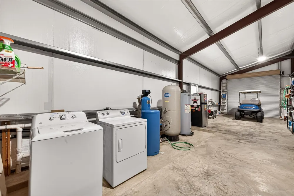 8430 Altimore Road Needville, TX 77461