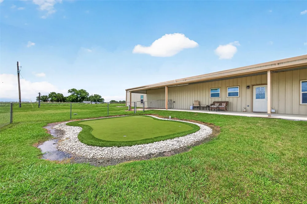 8430 Altimore Road Needville, TX 77461