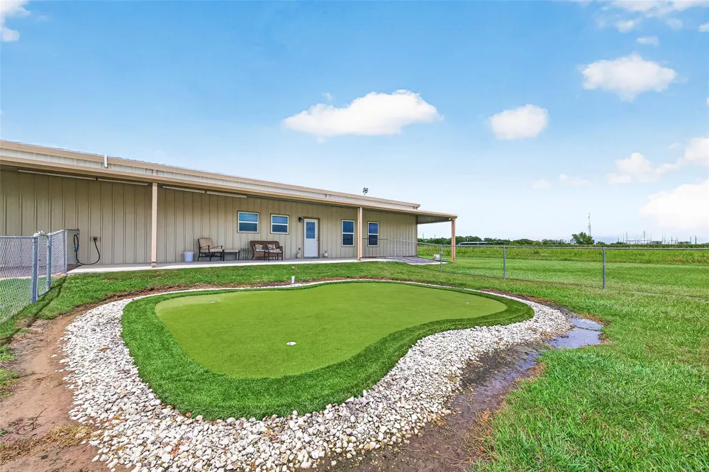8430 Altimore Road Needville, TX 77461