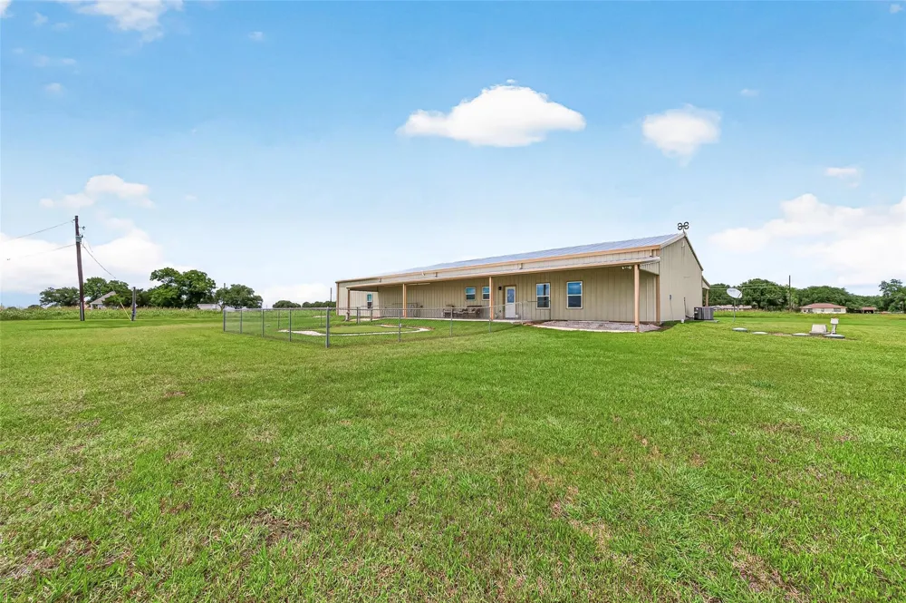 8430 Altimore Road Needville, TX 77461