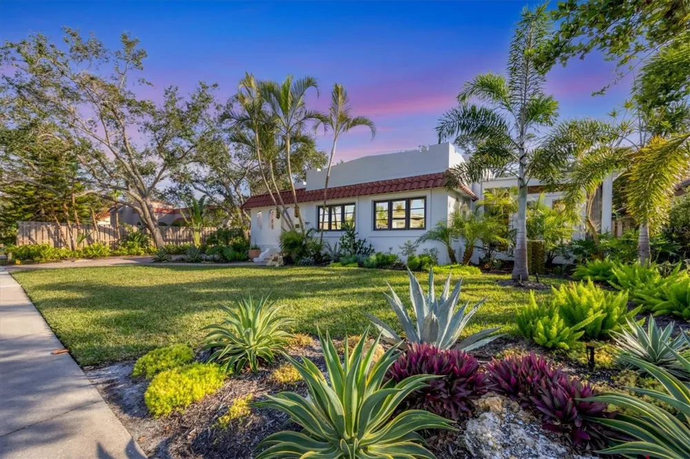 1864 CLEMATIS ST STREET Sarasota, FL 34239