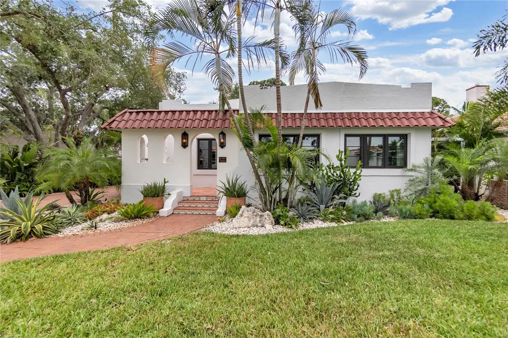 1864 CLEMATIS ST STREET Sarasota, FL 34239