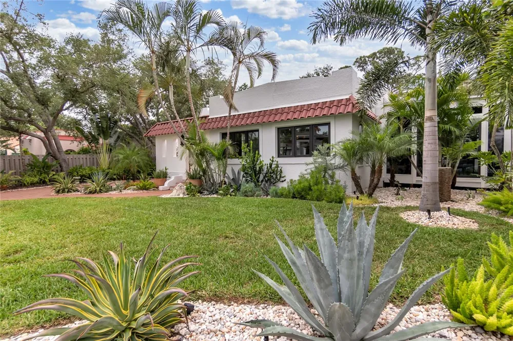 1864 CLEMATIS ST STREET Sarasota, FL 34239