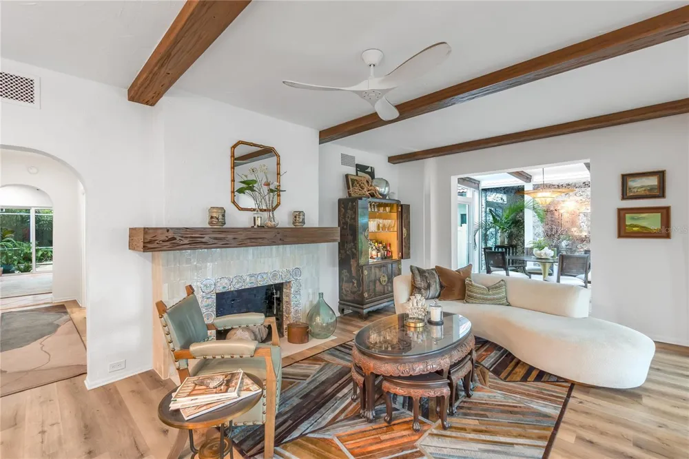 1864 CLEMATIS ST STREET Sarasota, FL 34239